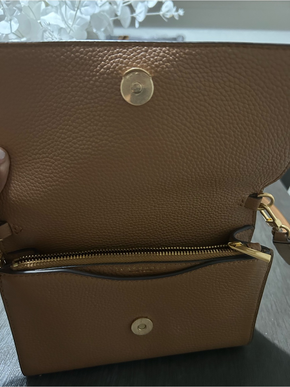 Tory Burch Caramel Pebbled Leather Crossbody with Gold Logo - Picture 7 of 8